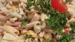 Grauzdiņu salāti ar žāvētu gaļu un salami