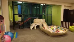 Ar bērniem